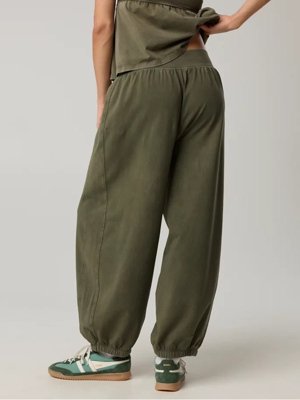 OFFLINE By Aerie OG Cotton Baggy Jogger in Festive Olive